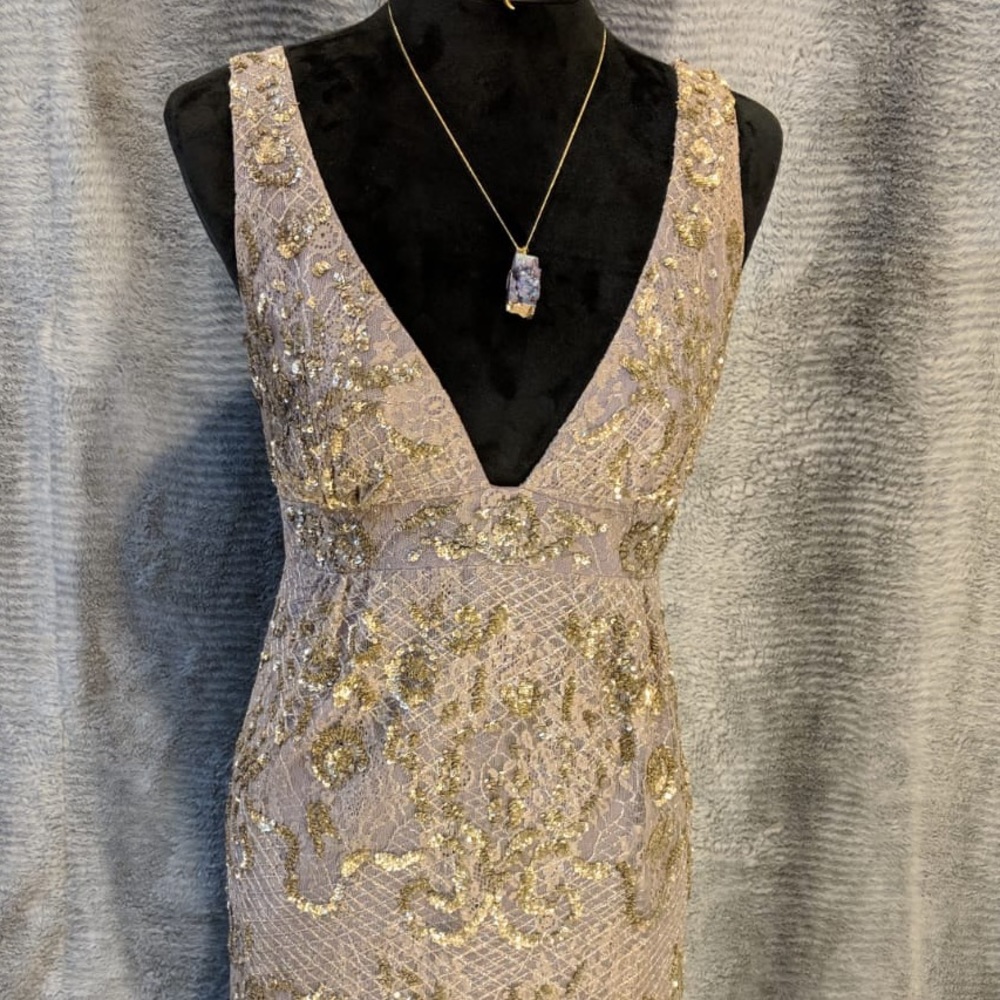 Beautiful elegant Nicole miller dress 👗 sequinned